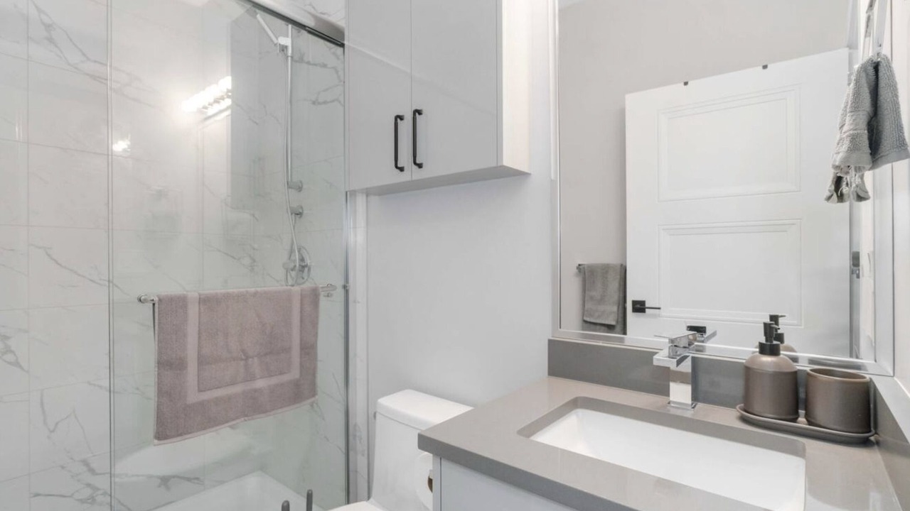 Photo of Bathroom in Sunset