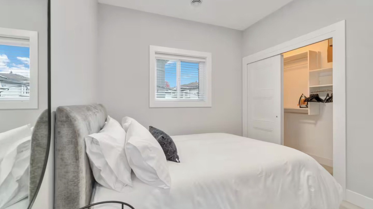 Photo of Bedroom in Sunset
