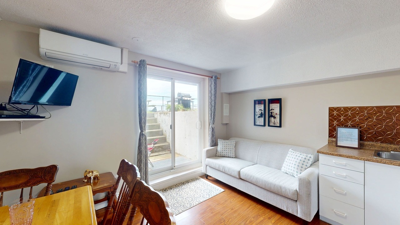 Photo of Livingroom in Wasaga Beach