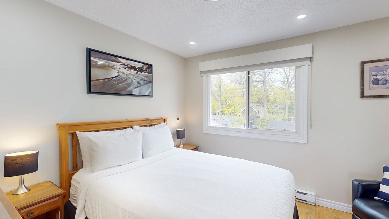 Photo of Bedroom in Wasaga Beach