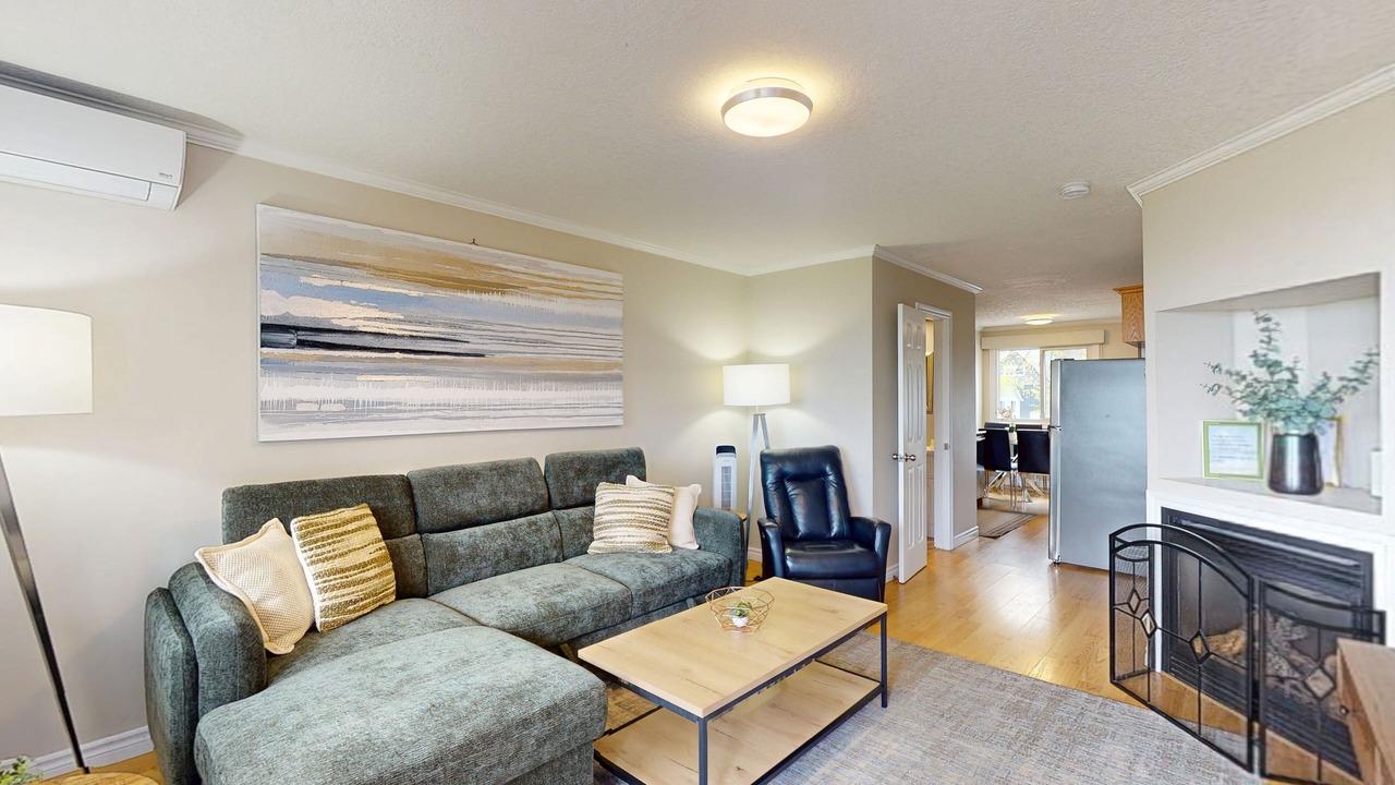 Photo of Livingroom in Wasaga Beach
