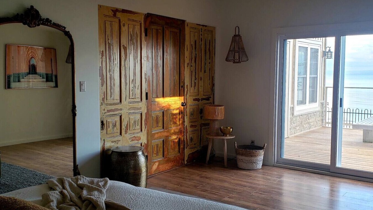 Photo of Bedroom in Crystal Beach