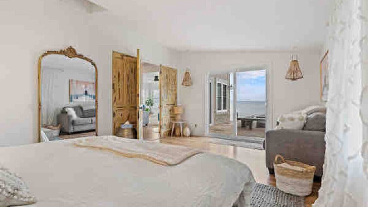 Photo of Bedroom in Crystal Beach