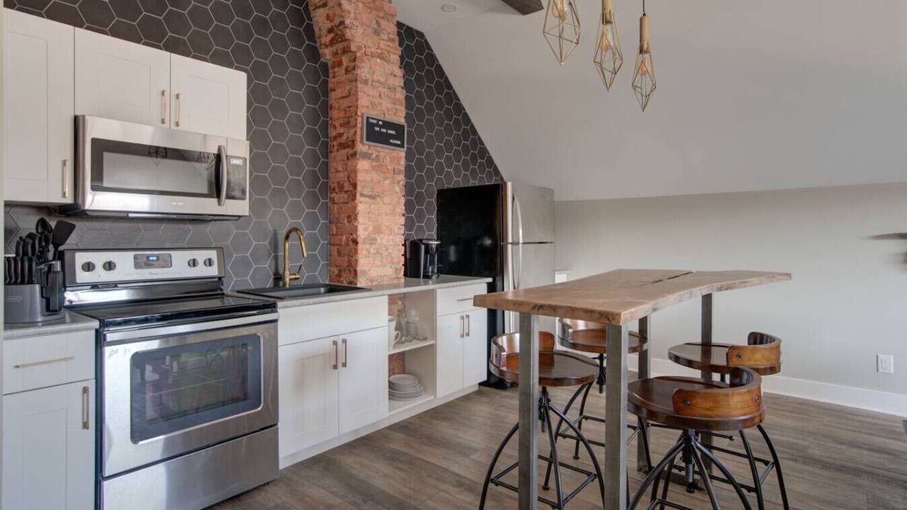 Photo of Kitchen in Downtown Niagara Falls
