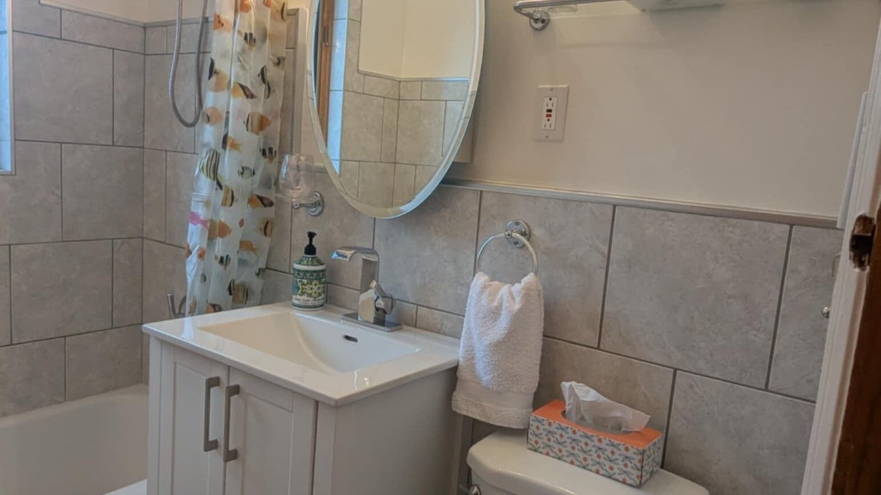 Photo of Bathroom in Ahuntsic