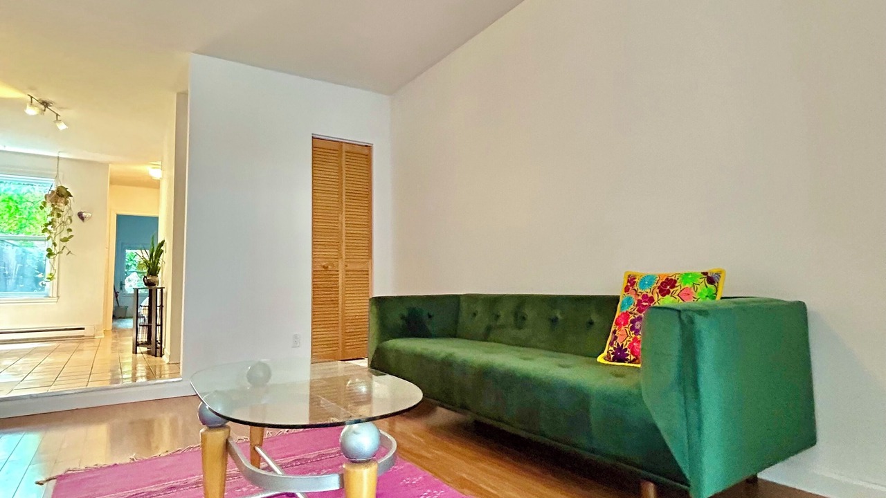 Photo of Livingroom in Mile-Ex