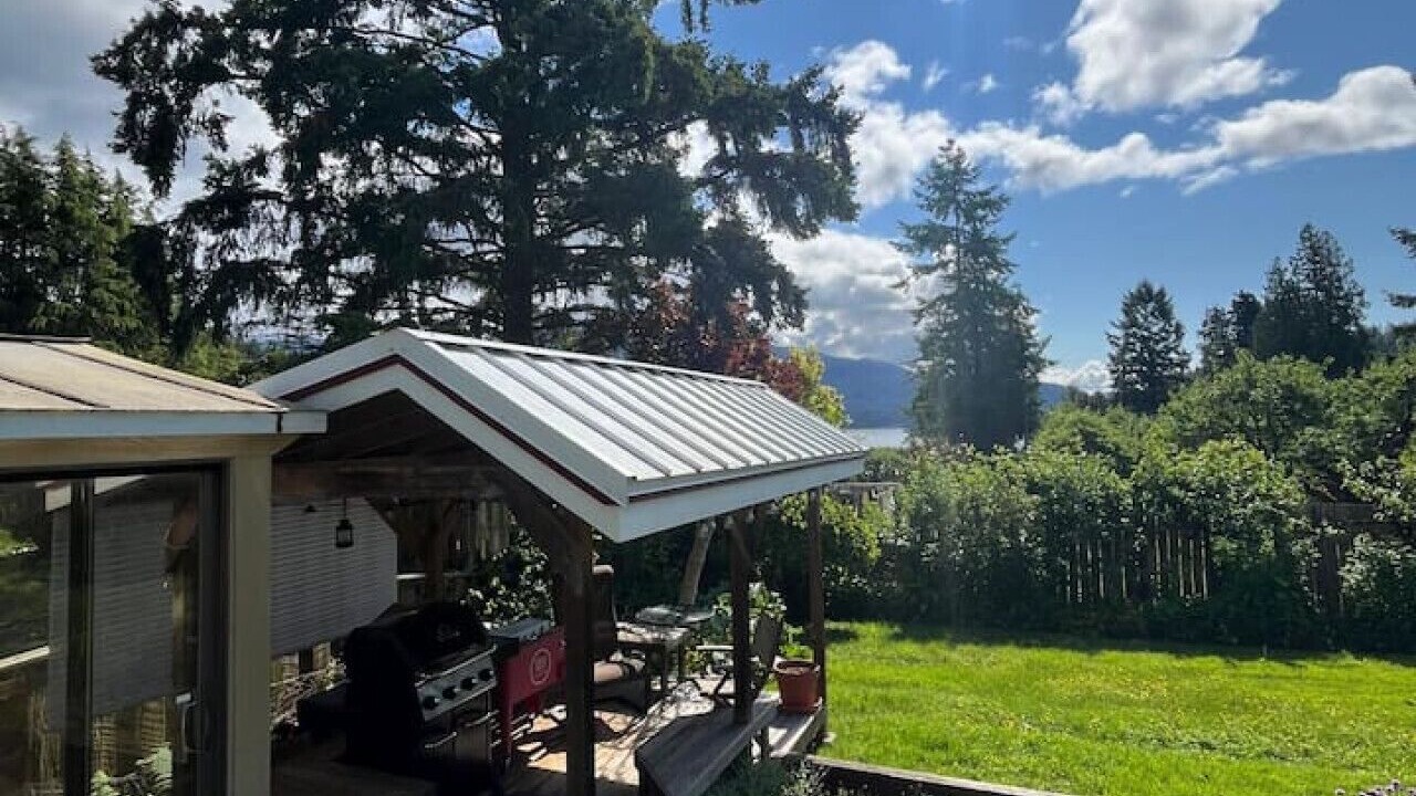 Photo of Patio Balcony in Bowen Island