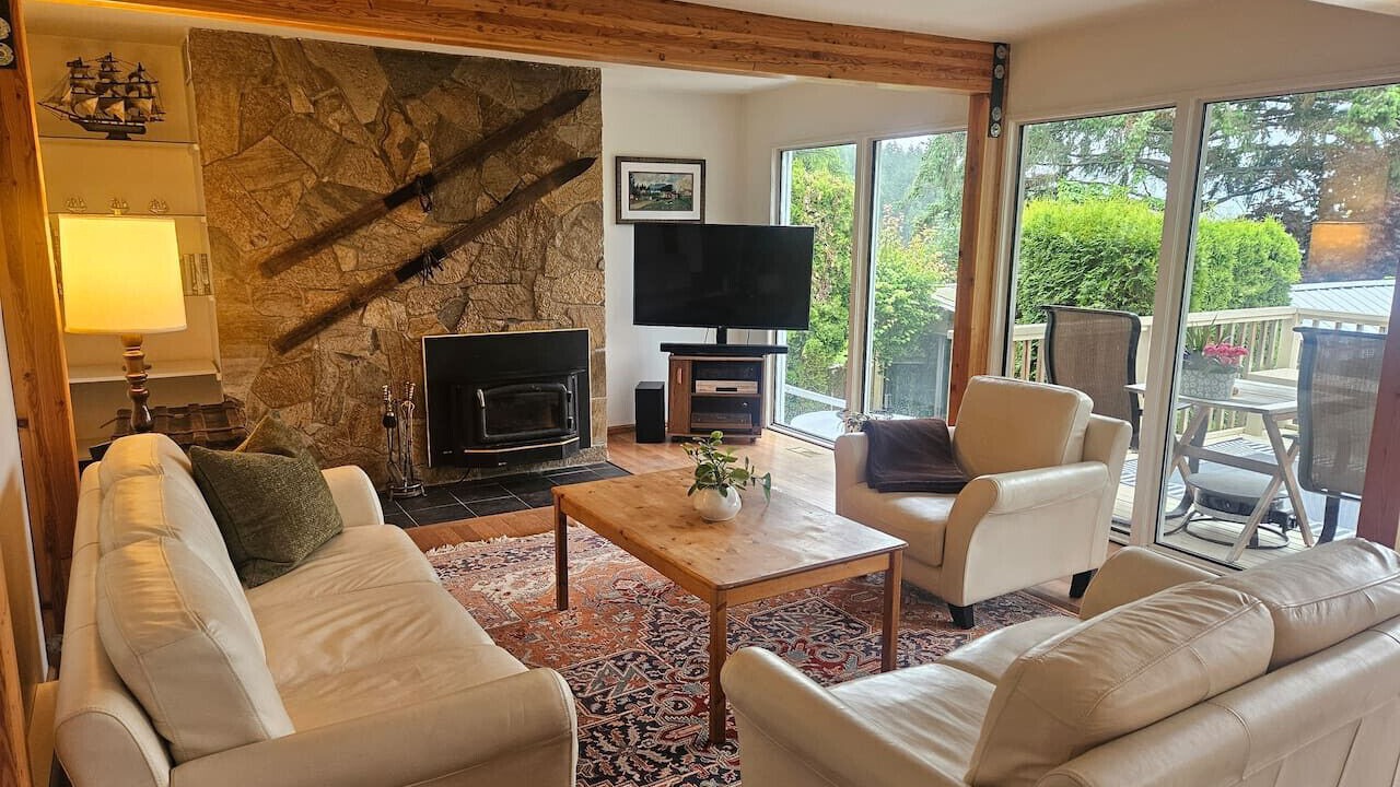 Photo of Livingroom in Bowen Island