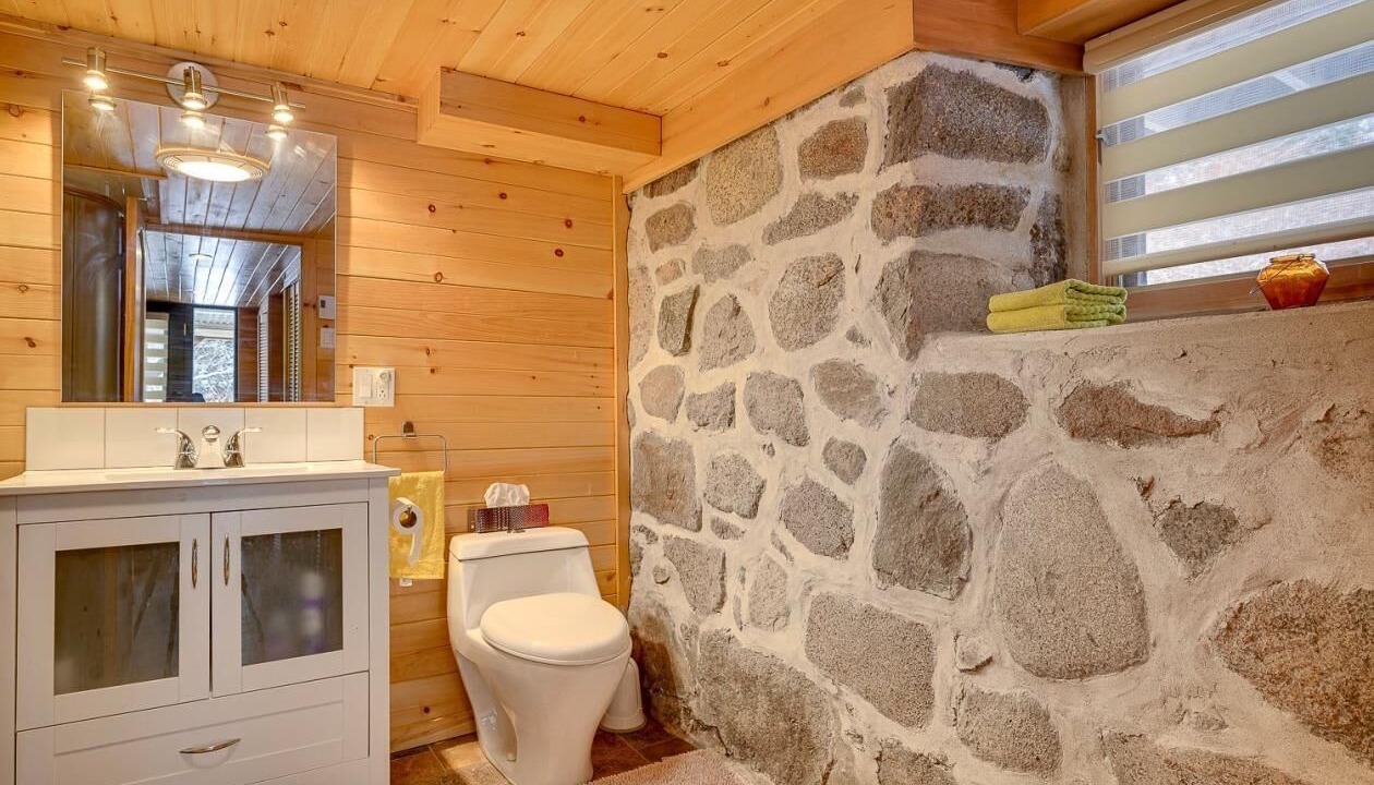 Photo of Bathroom in Val David