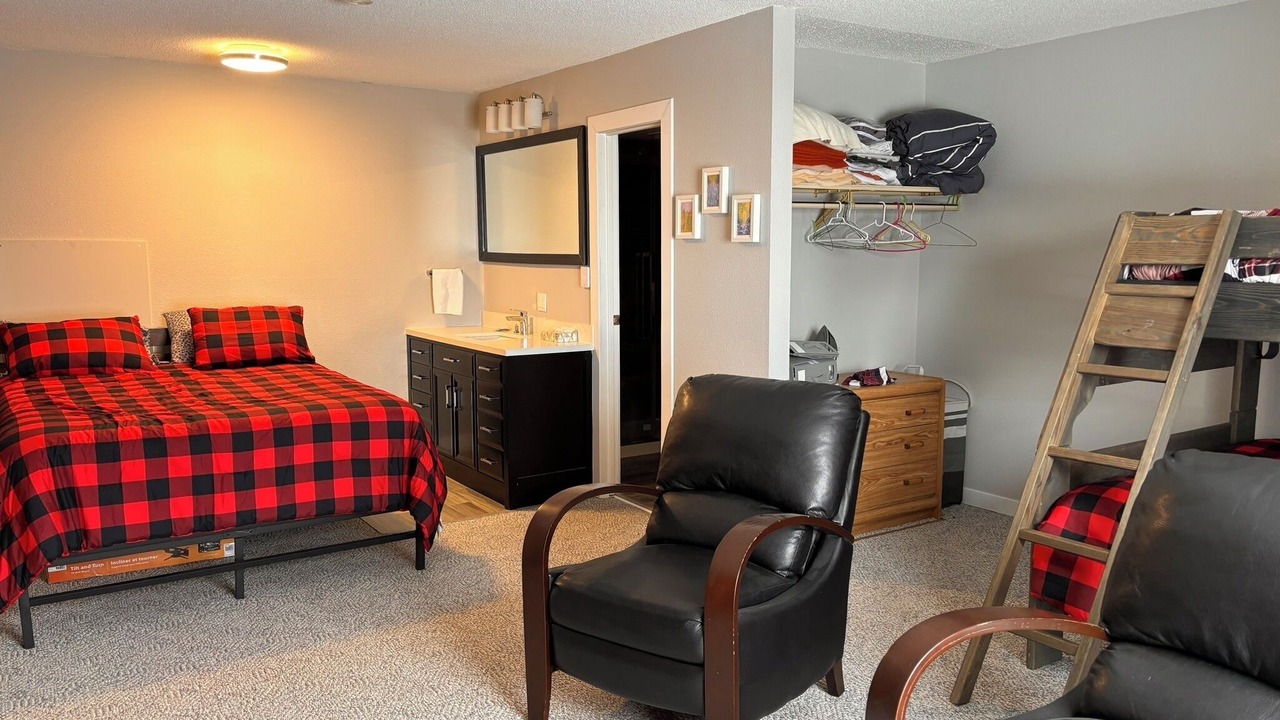 Photo of Bedroom in East Kootenay