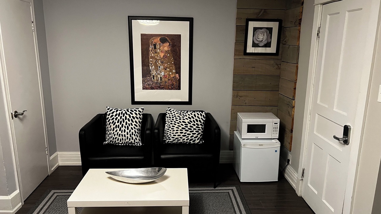 Photo of Livingroom in Upper Beaches