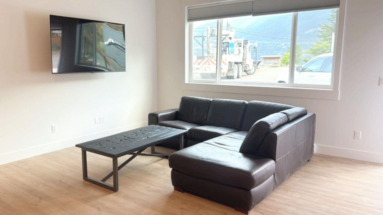 Photo of Livingroom in Lillooet