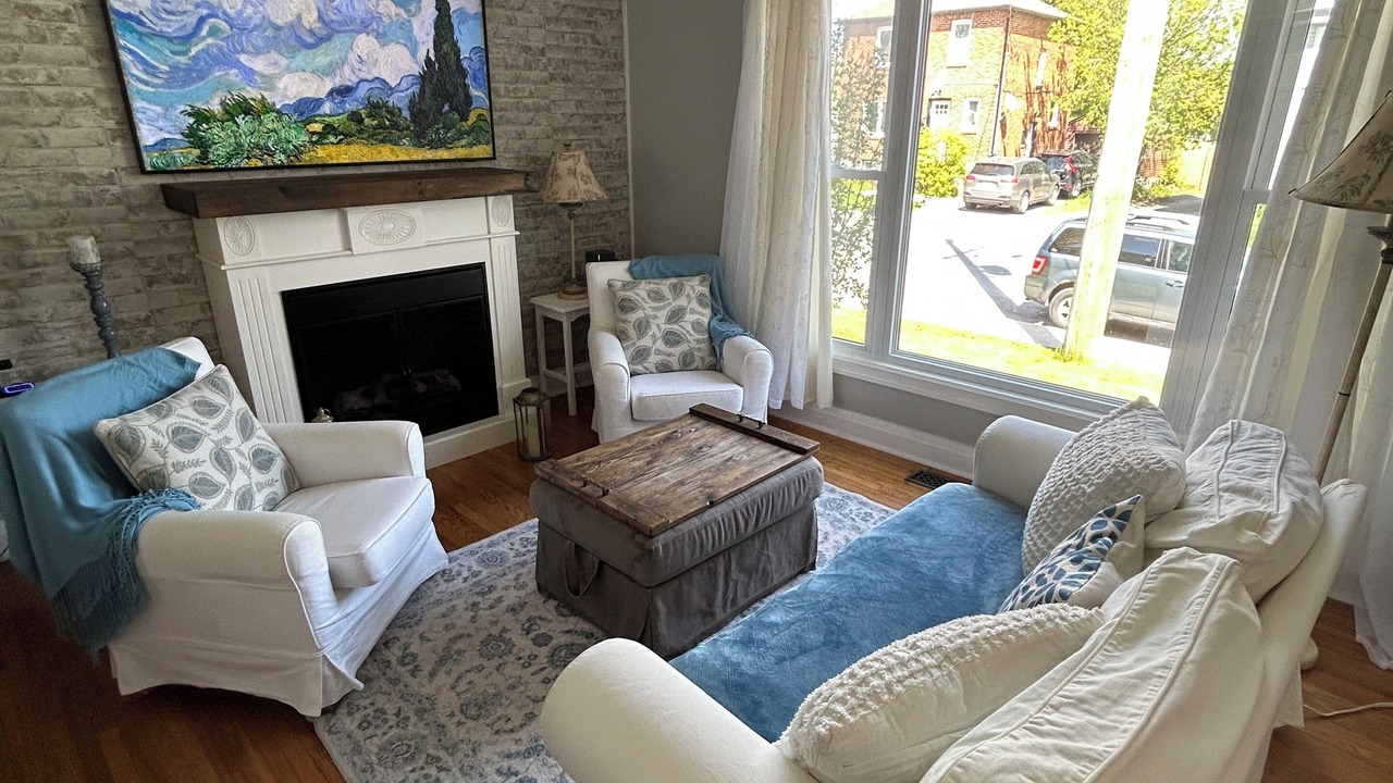 Photo of Livingroom in Kingston