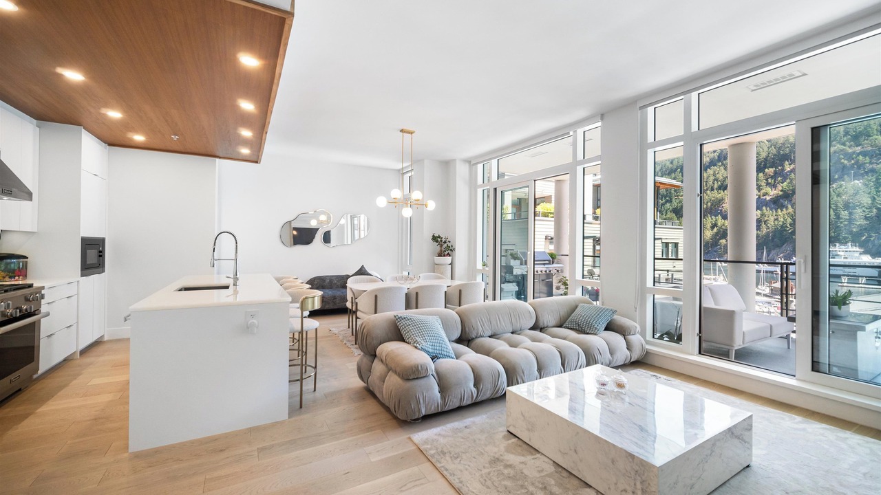 Photo of Livingroom in Horseshoe Bay