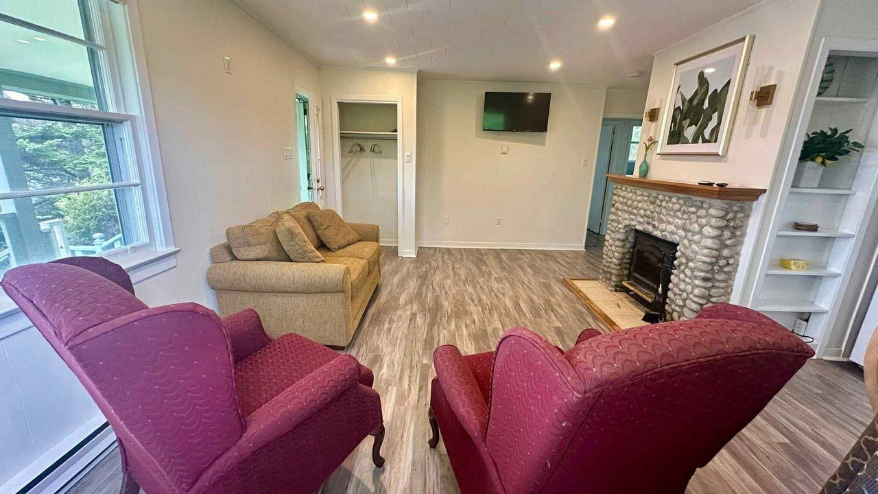 Photo of Livingroom in Masons Point