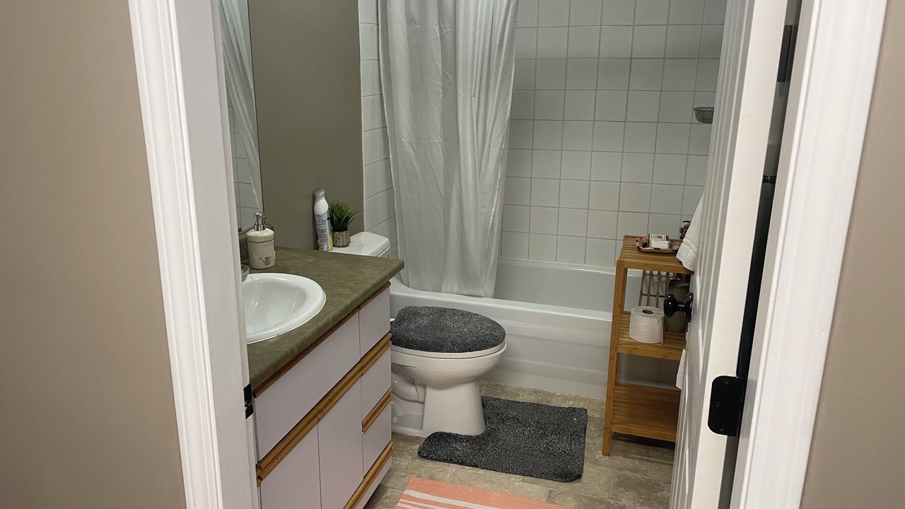 Photo of Bathroom in Lindell Beach