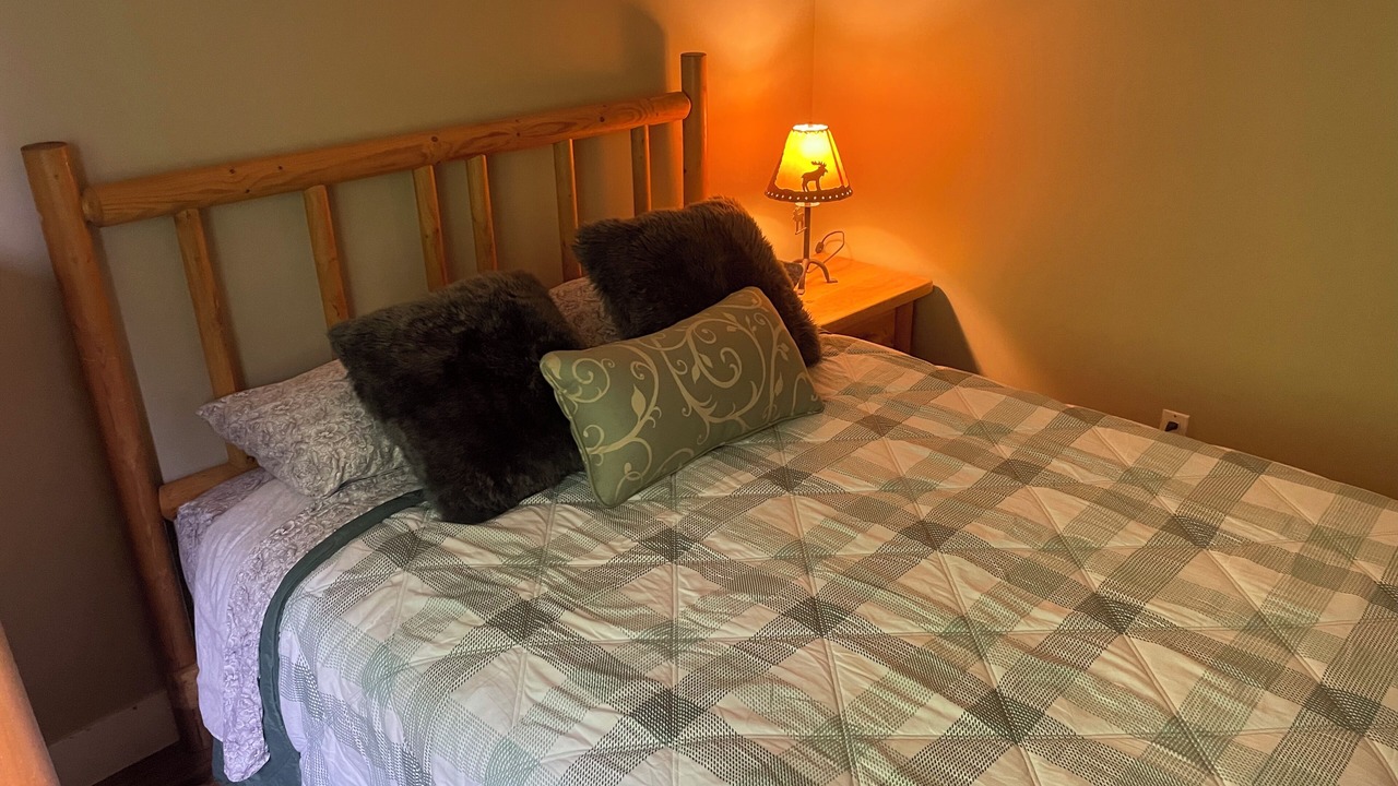 Photo of Bedroom in Lindell Beach