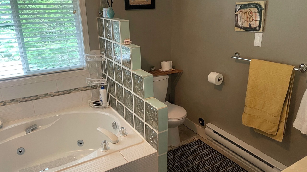 Photo of Bathroom in Lindell Beach