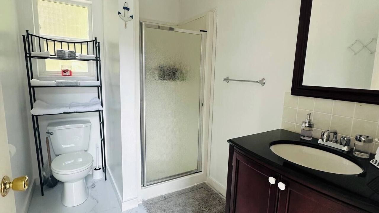 Photo of Bathroom in Deka Lake