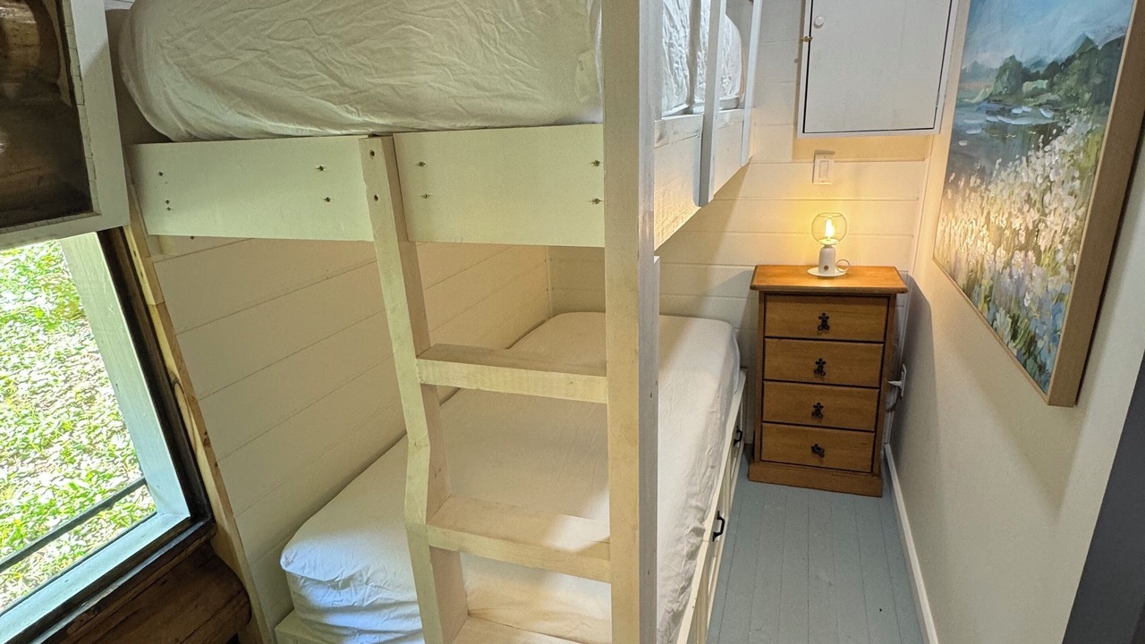 Photo of Bedroom in Highland Grove
