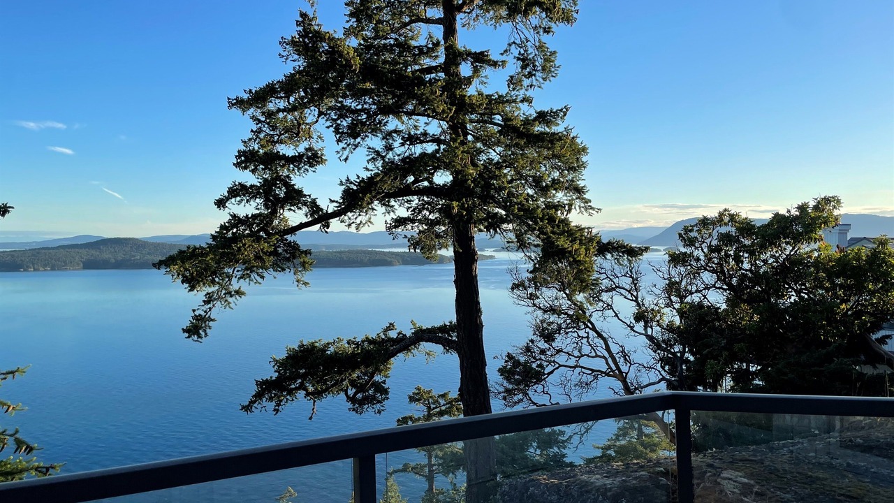 Photo of Patio Balcony in Pender Island