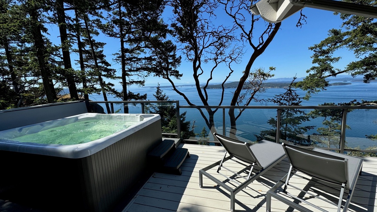 Photo of Patio Balcony in Pender Island