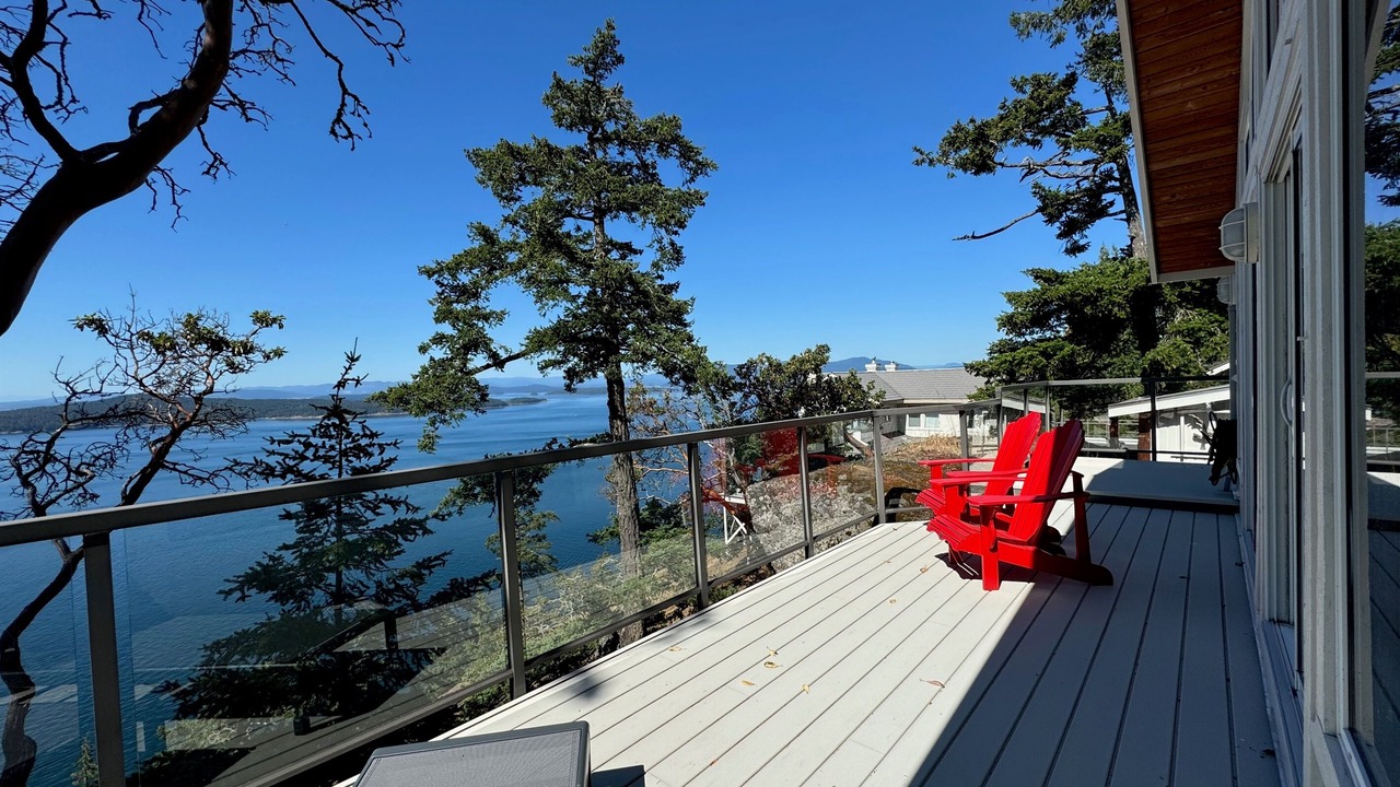 Photo of Patio Balcony in Pender Island