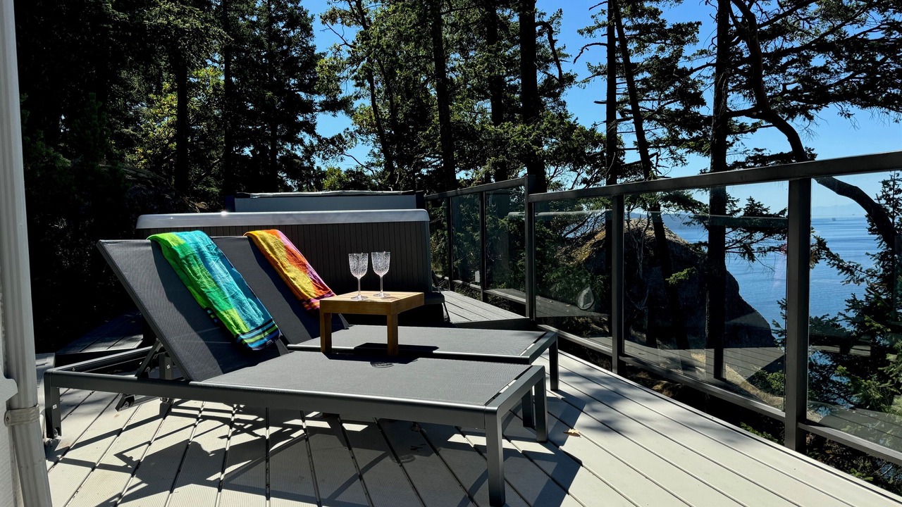 Photo of Patio Balcony in Pender Island