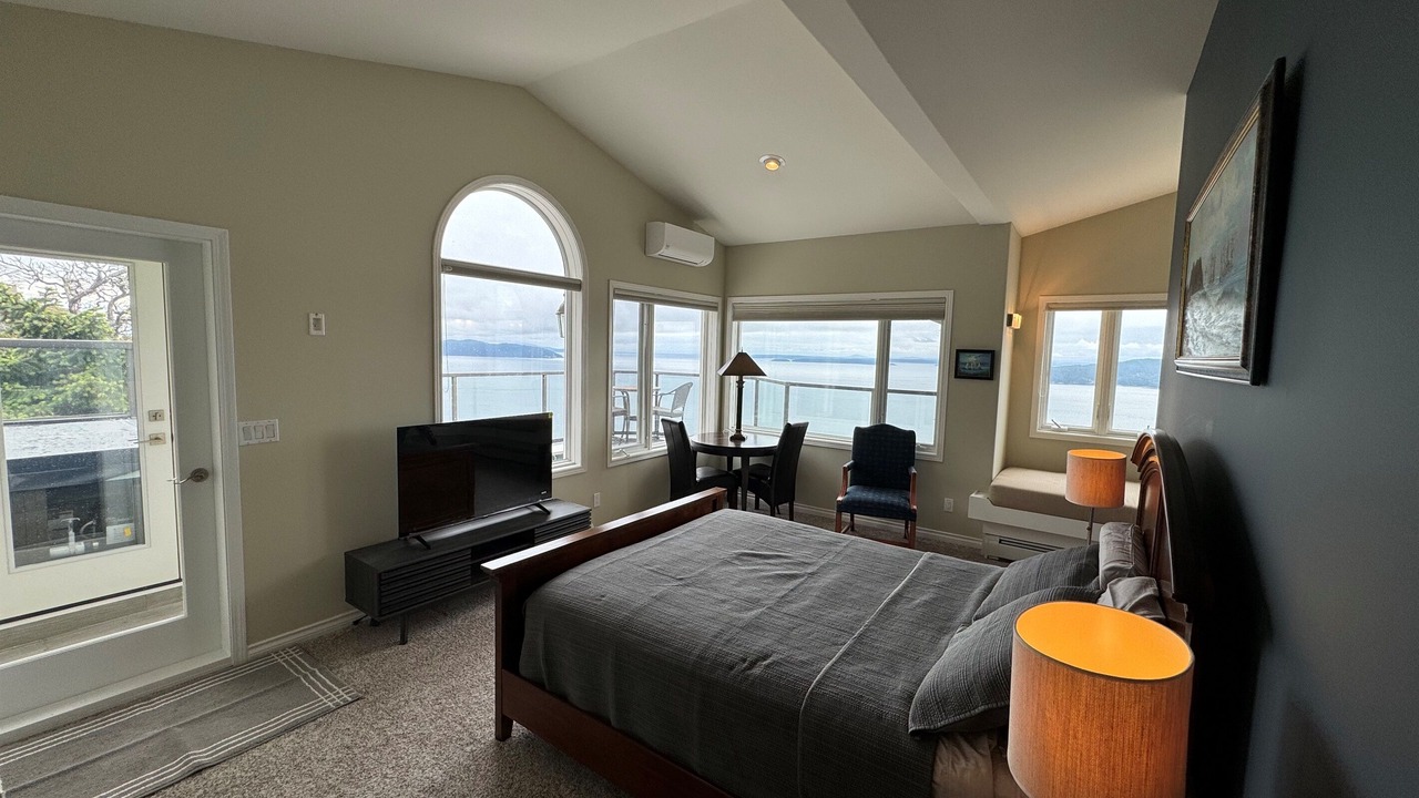 Photo of Bedroom in Pender Island