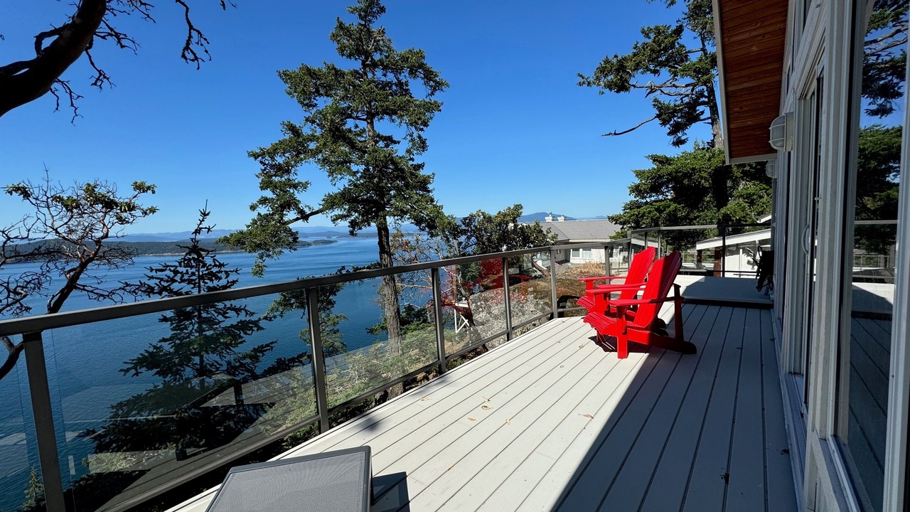 Photo of Patio Balcony in Pender Island