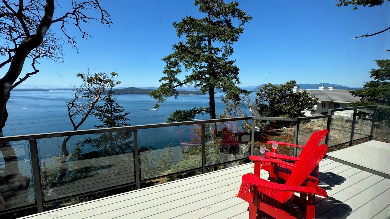 Photo of Patio Balcony in Pender Island