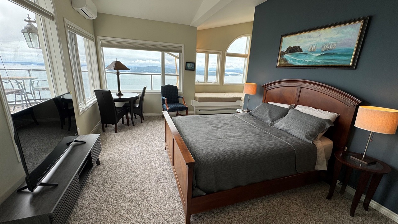 Photo of Bedroom in Pender Island