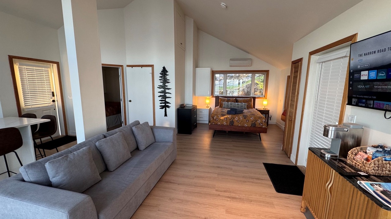 Photo of Livingroom in Pender Island