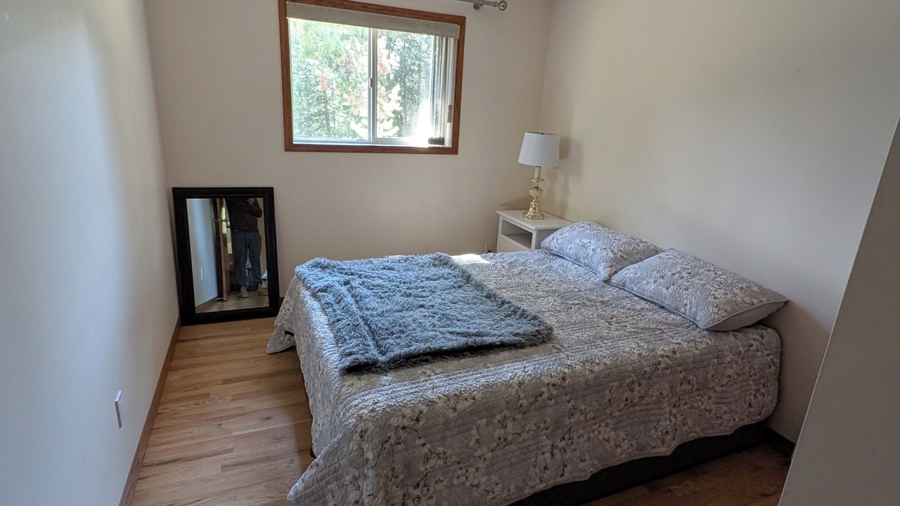 Photo of Bedroom in Thompson-Nicola Regional District
