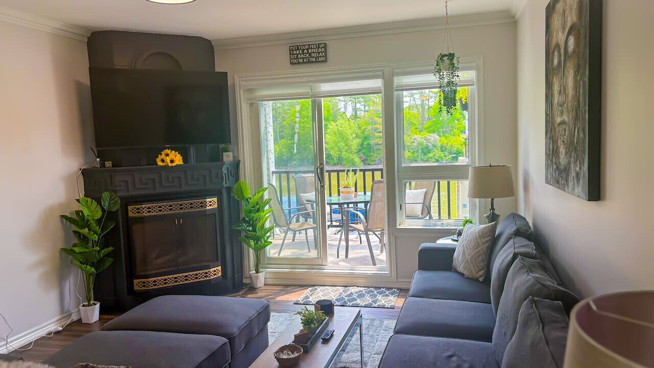 Photo of Livingroom in Wasaga Beach