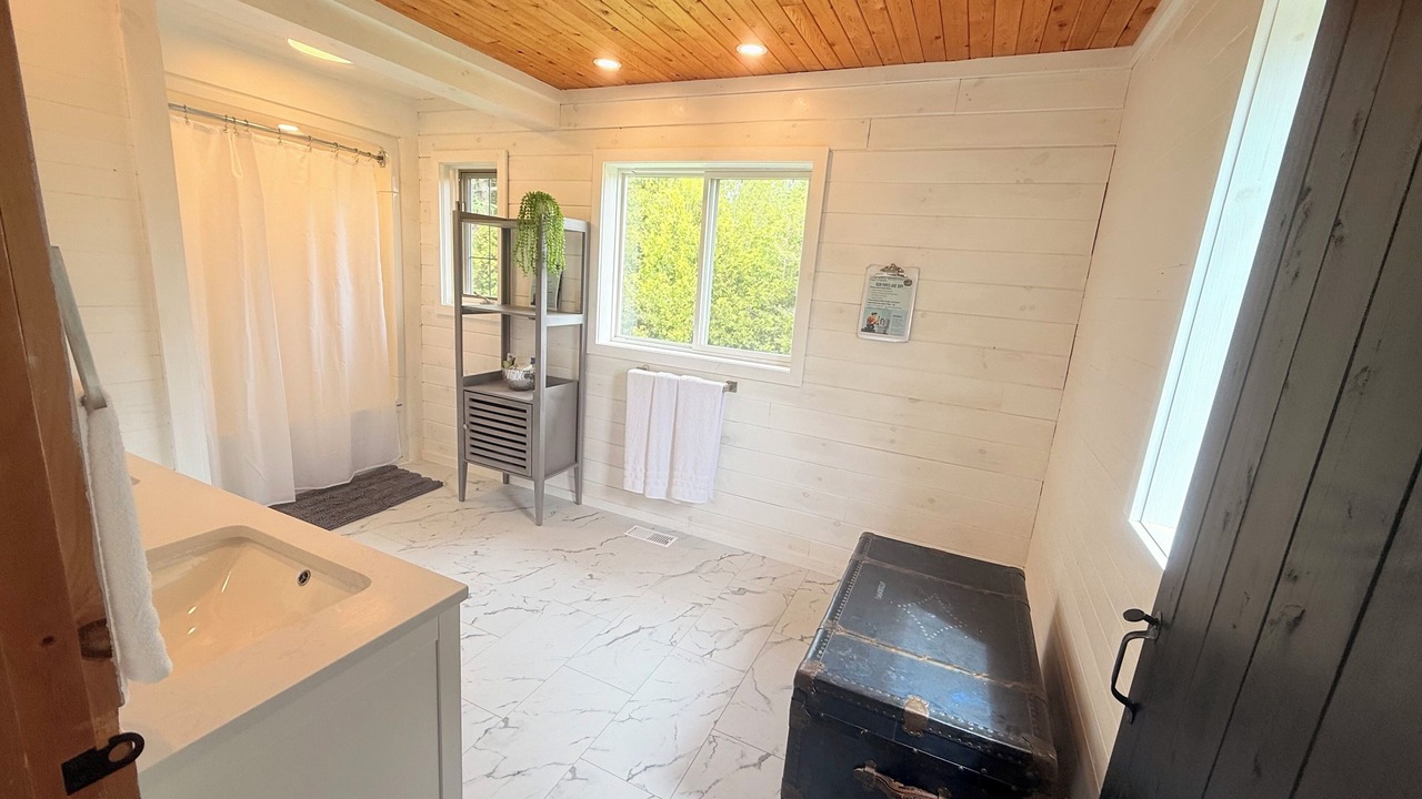 Photo of Bathroom in Tobermory