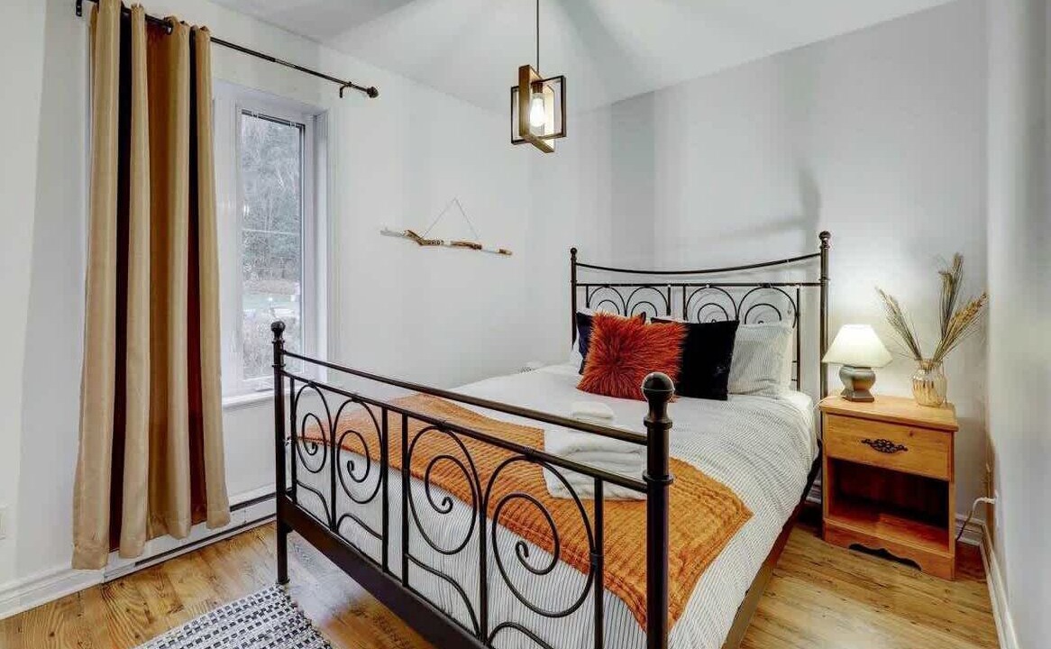 Photo of Bedroom in Petite-Riviere-Saint-Francois