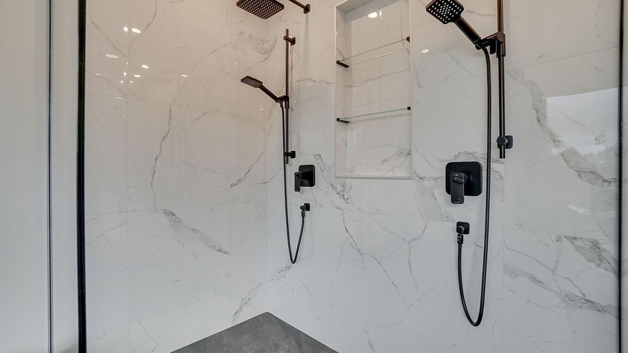 Photo of Bathroom in Aylmer