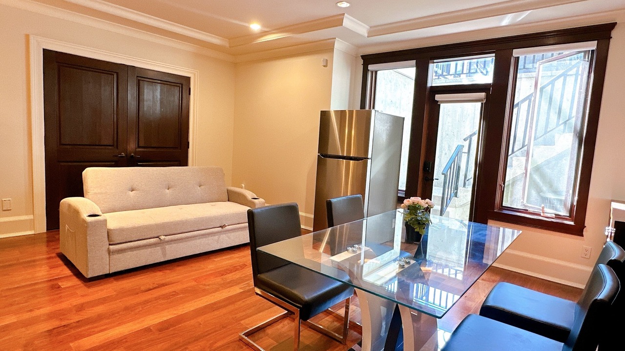 Photo of Livingroom in Kerrisdale