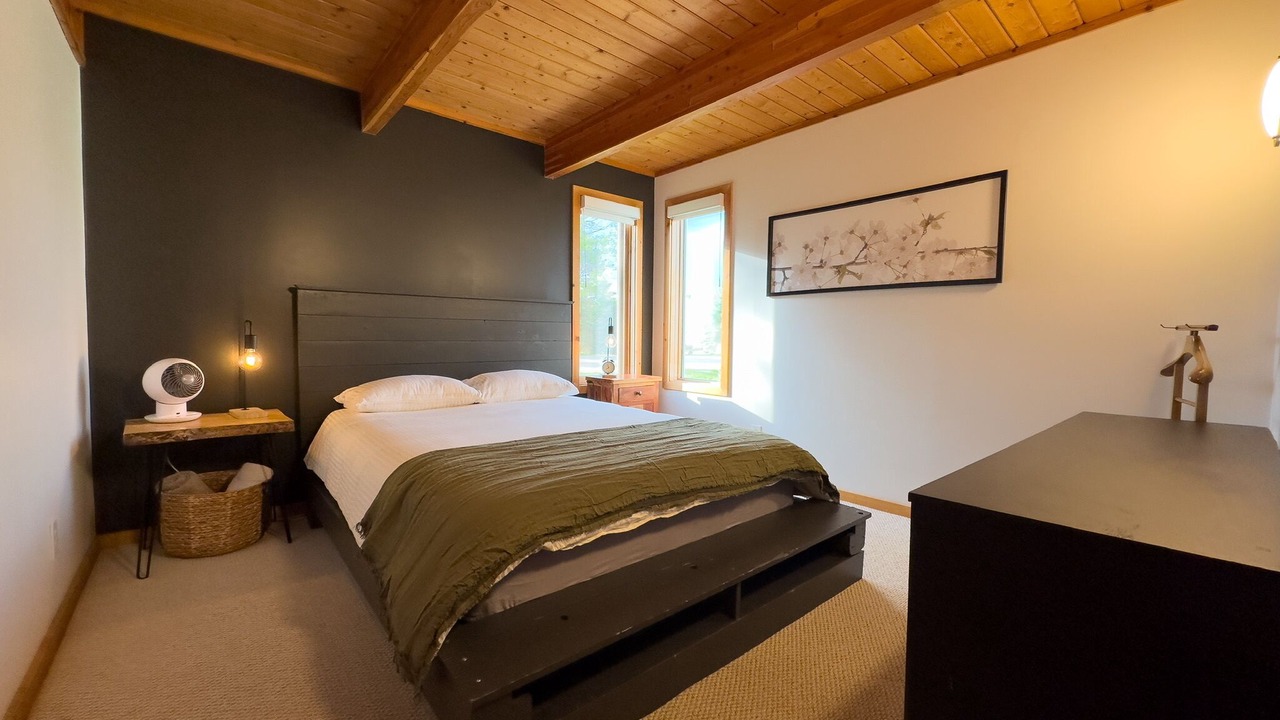 Photo of Bedroom in Alberta Beach