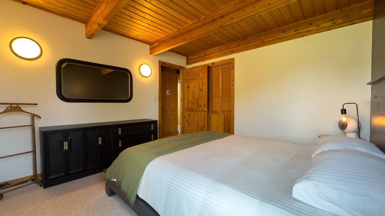 Photo of Bedroom in Alberta Beach