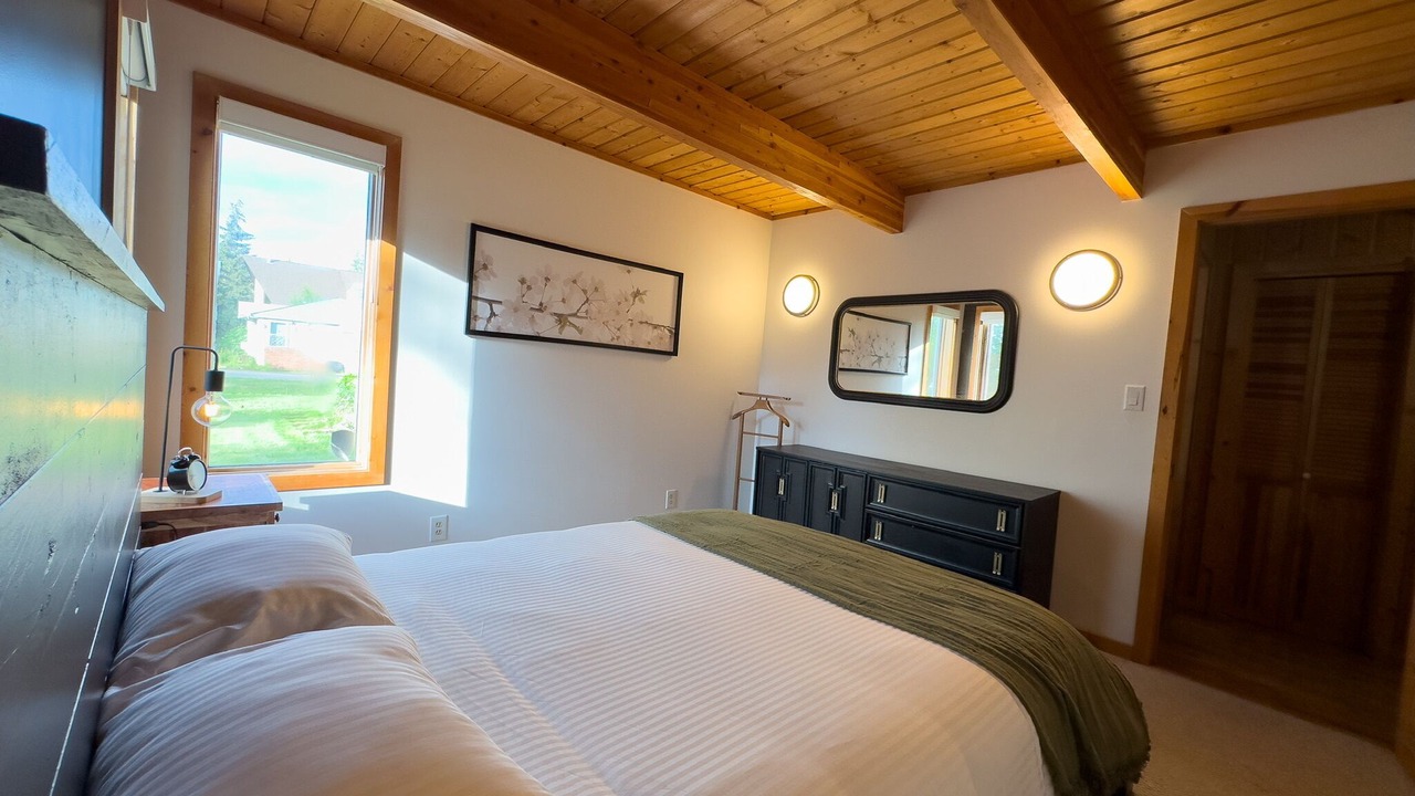 Photo of Bedroom in Alberta Beach