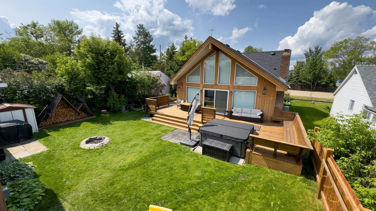 Photo of Patio Balcony in Alberta Beach