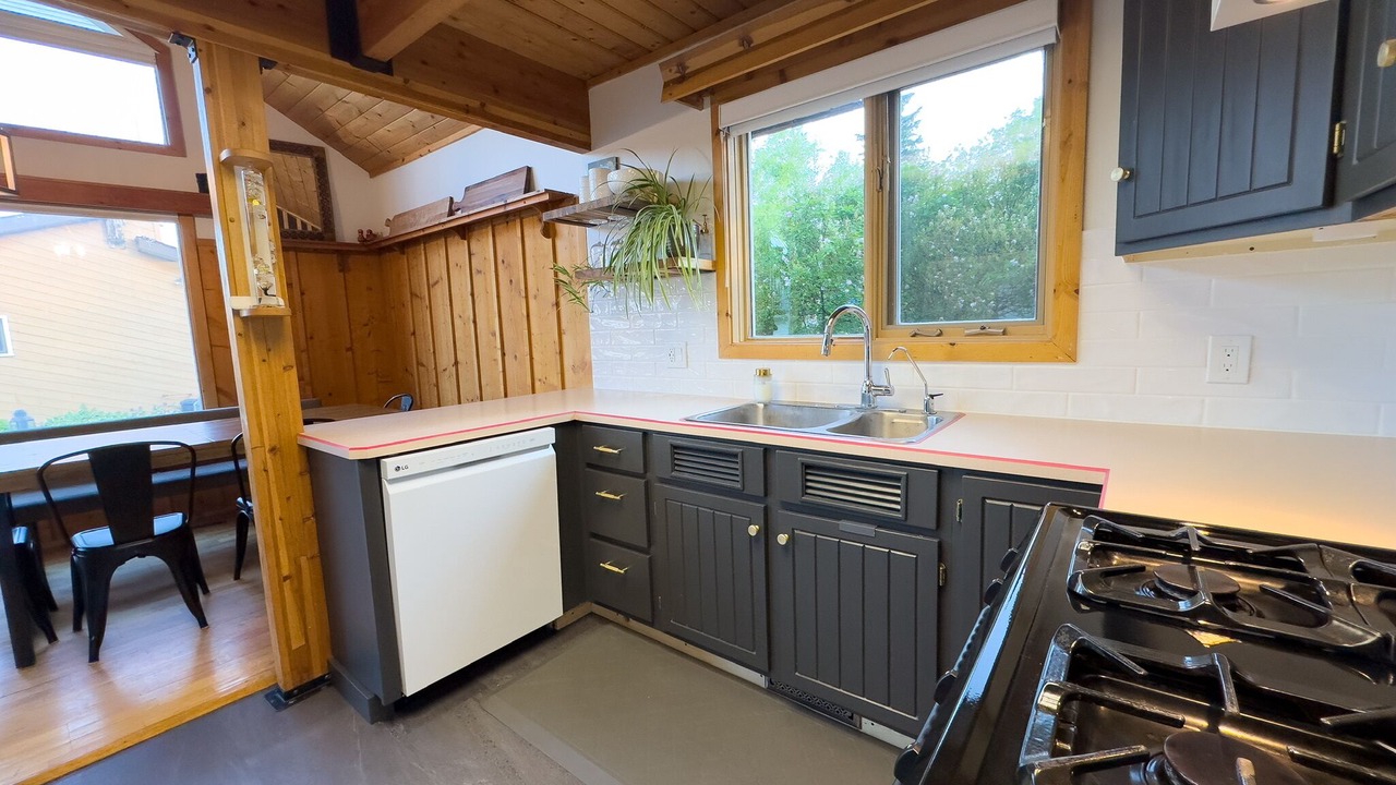 Photo of Kitchen in Alberta Beach