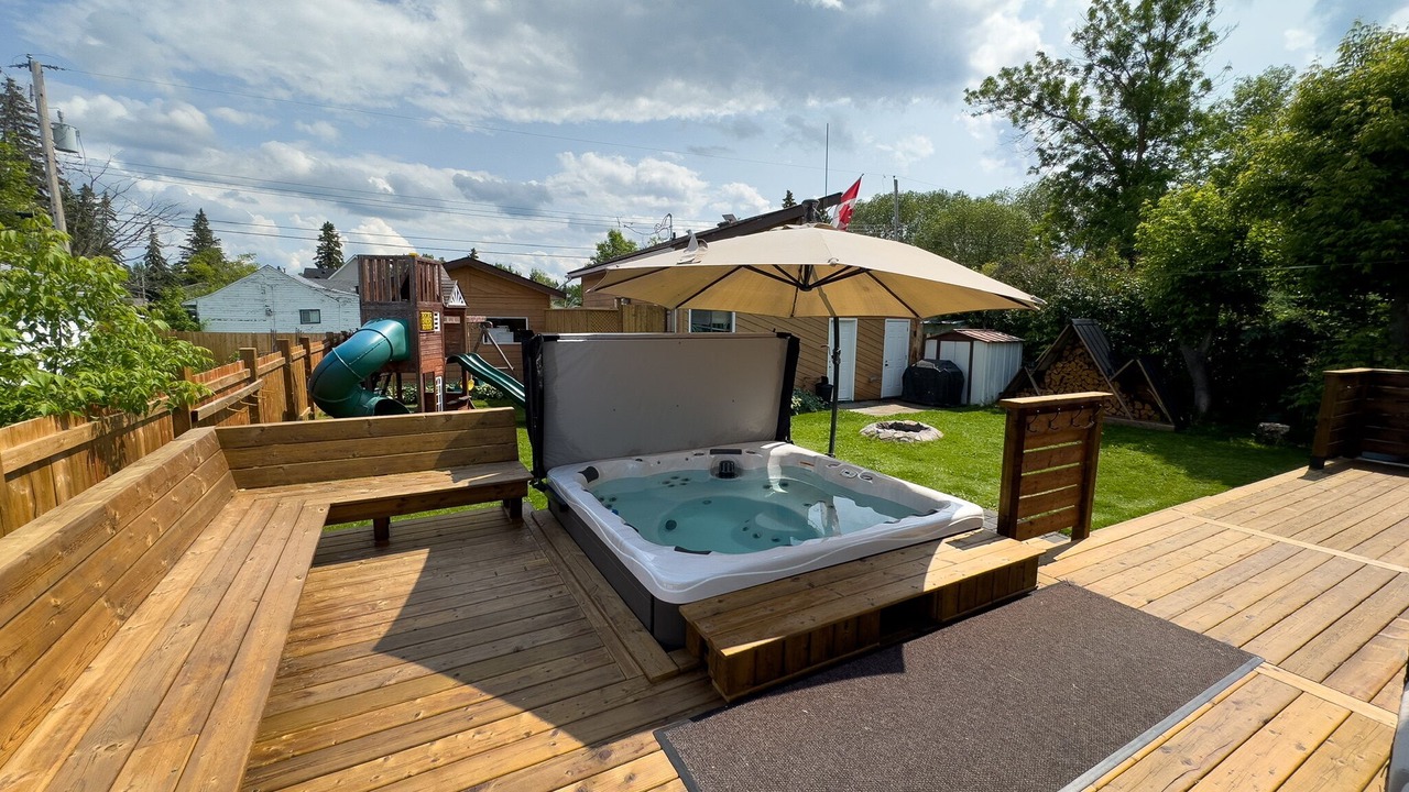 Photo of Patio Balcony in Alberta Beach