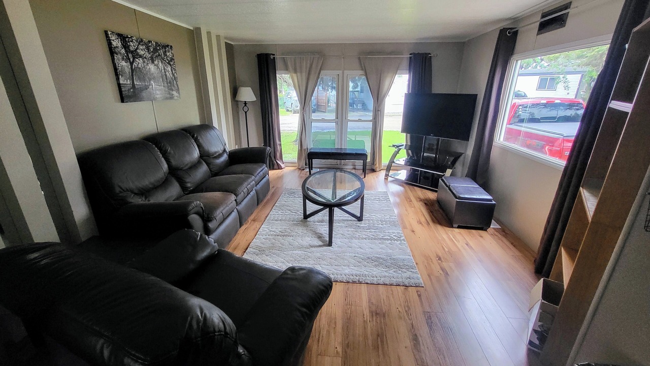Photo of Livingroom in Sylvan Lake
