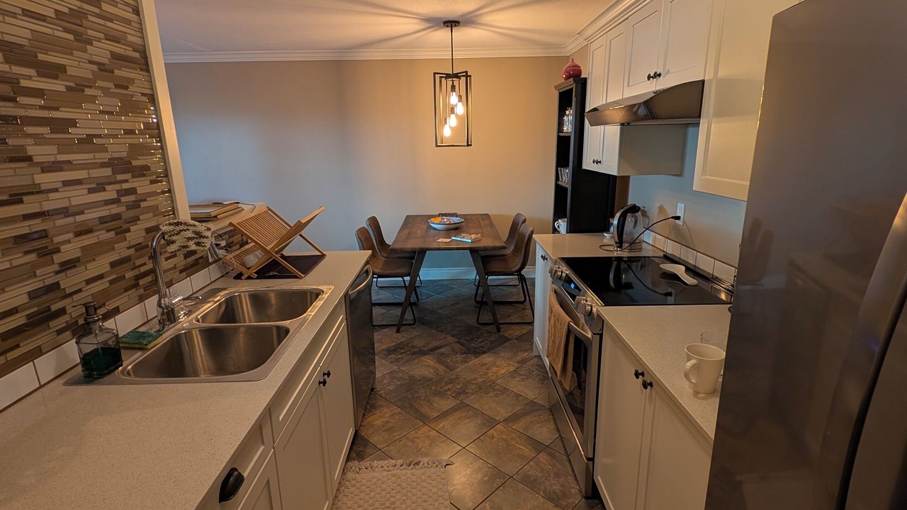 Photo of Kitchen in Hillside - Quadra - Downtown Blanshard