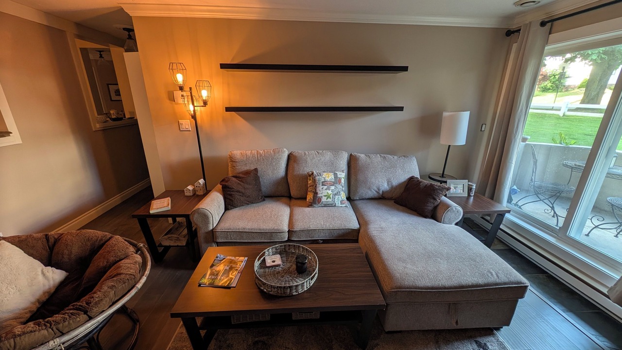 Photo of Livingroom in Hillside - Quadra - Downtown Blanshard