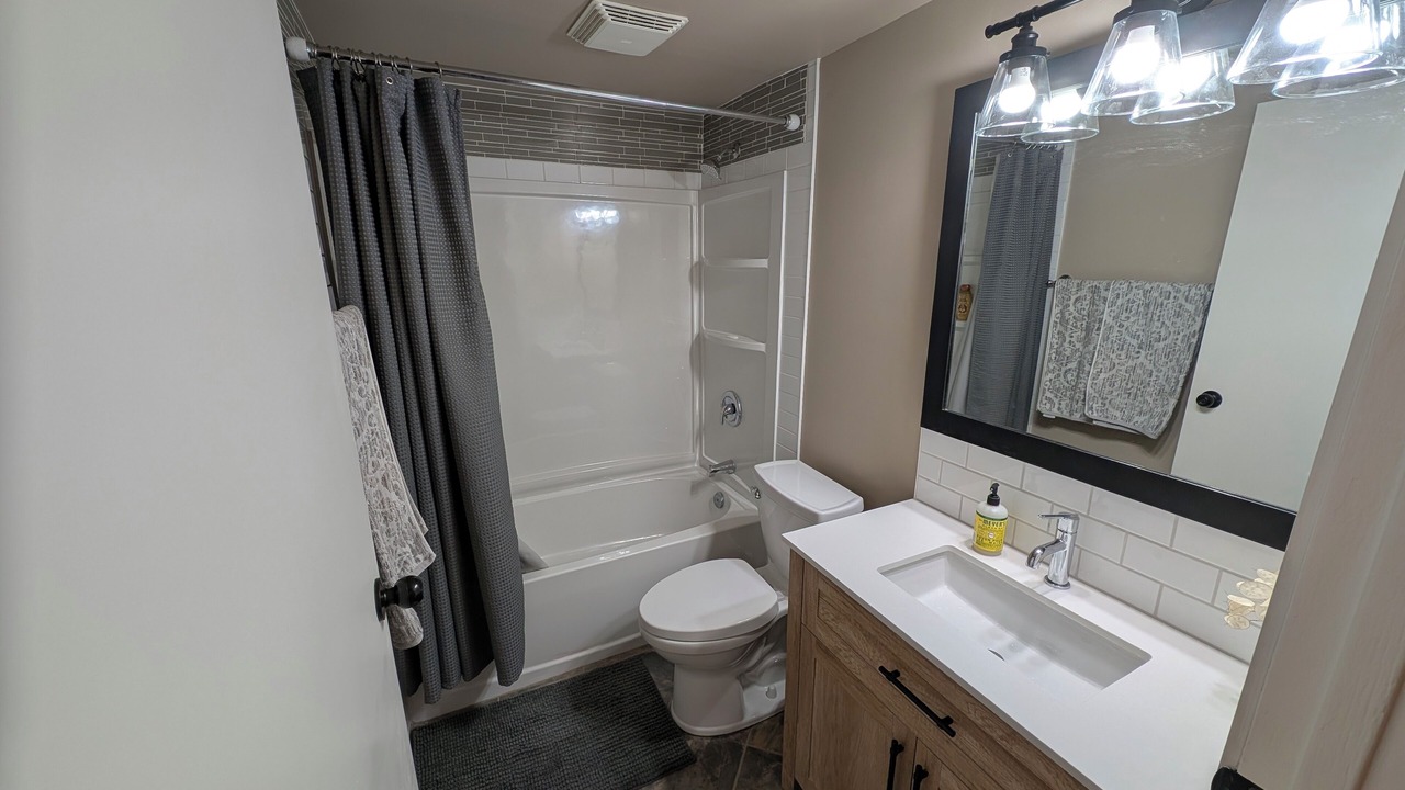 Photo of Bathroom in Hillside - Quadra - Downtown Blanshard