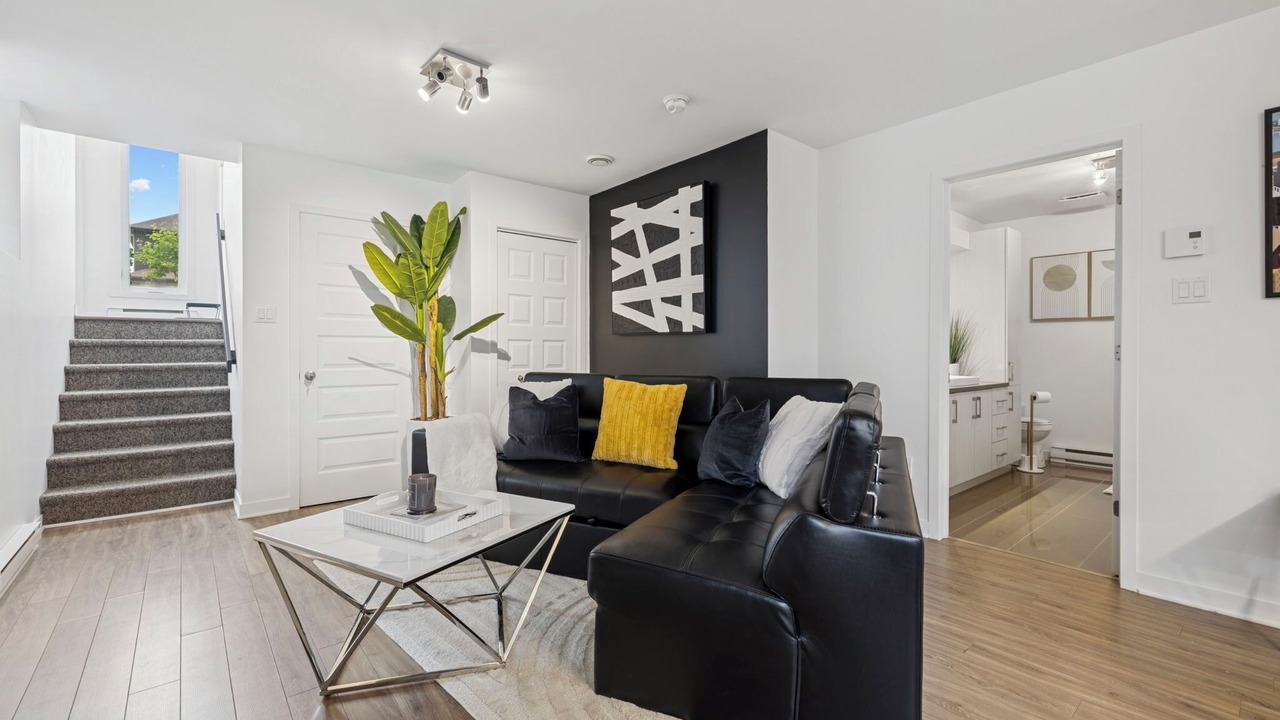 Photo of Livingroom in Laval